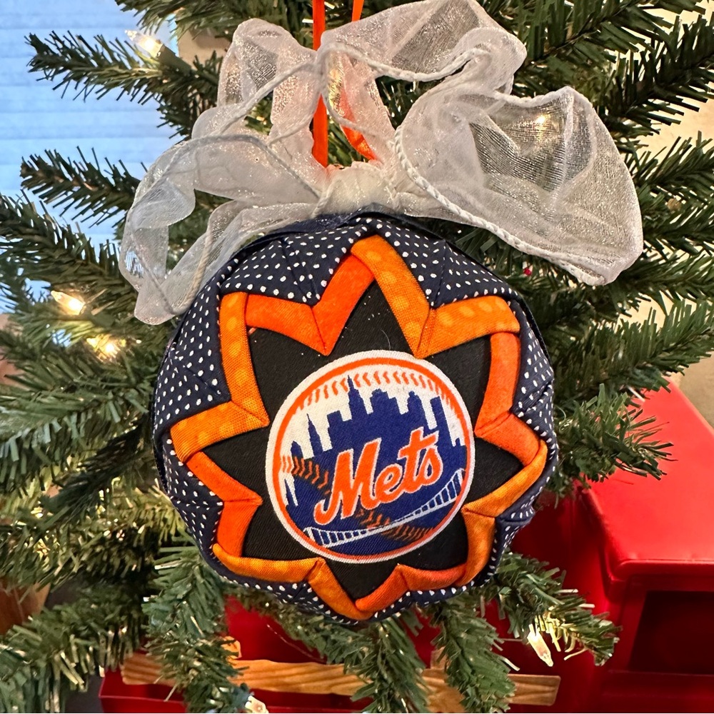MLB New York Mets Hand Crafted 4” Holiday Decorative Ornament